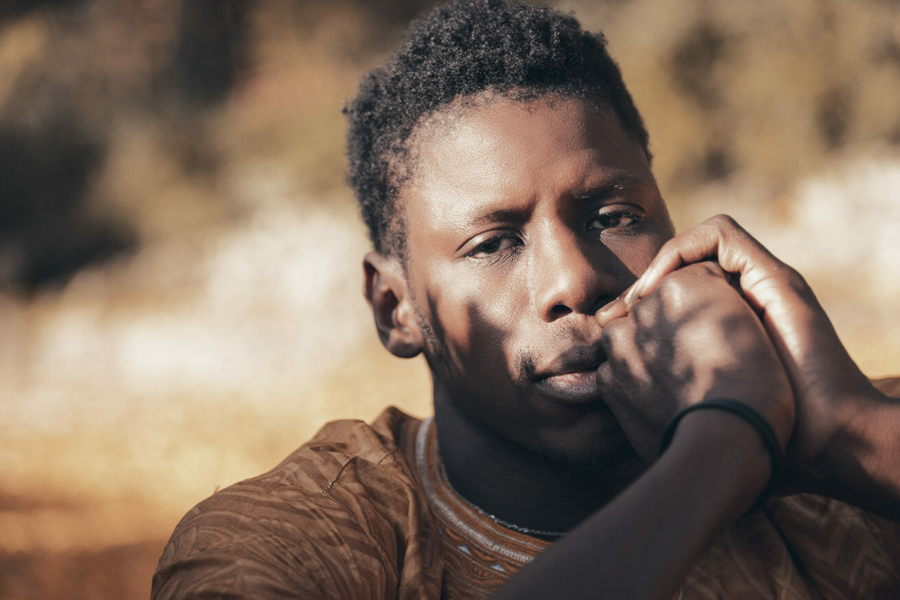 estraneamente-progetto-di-ritratto-fotografico-dedicato-all-integrazione-alla-conoscenza-reciproca-e-alla-salvaguardia-delle-tradizioni-senegal-lorenzo-emme-marzano (8)