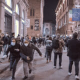 firenze-manifestazione-guerriglia-urbana-ottobre-2020-covid-19-violenza-polizia-carabinieri-realizzazione-servizi-fotografici-book-fotografici-prato-fotografia-ritratto-lorenzo-marzano-emme45