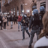 firenze-manifestazione-guerriglia-urbana-ottobre-2020-covid-19-violenza-polizia-carabinieri-realizzazione-servizi-fotografici-book-fotografici-prato-fotografia-ritratto-lorenzo-marzano-emme46
